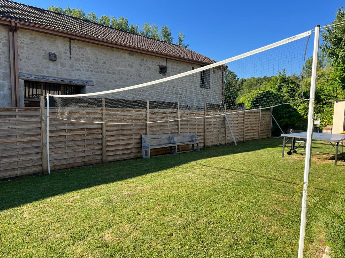 Hotel Relais De Poste Des Templiers Jouaignes Esterno foto